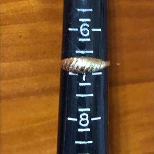 10KY Domed Shrimp Ring Size 6.75